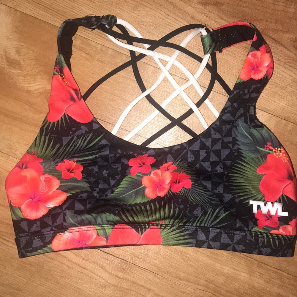 TWL gear sports bra